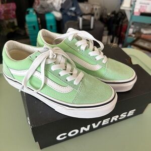 Girl’s Vans Old Skool Sneaker Green Ash
